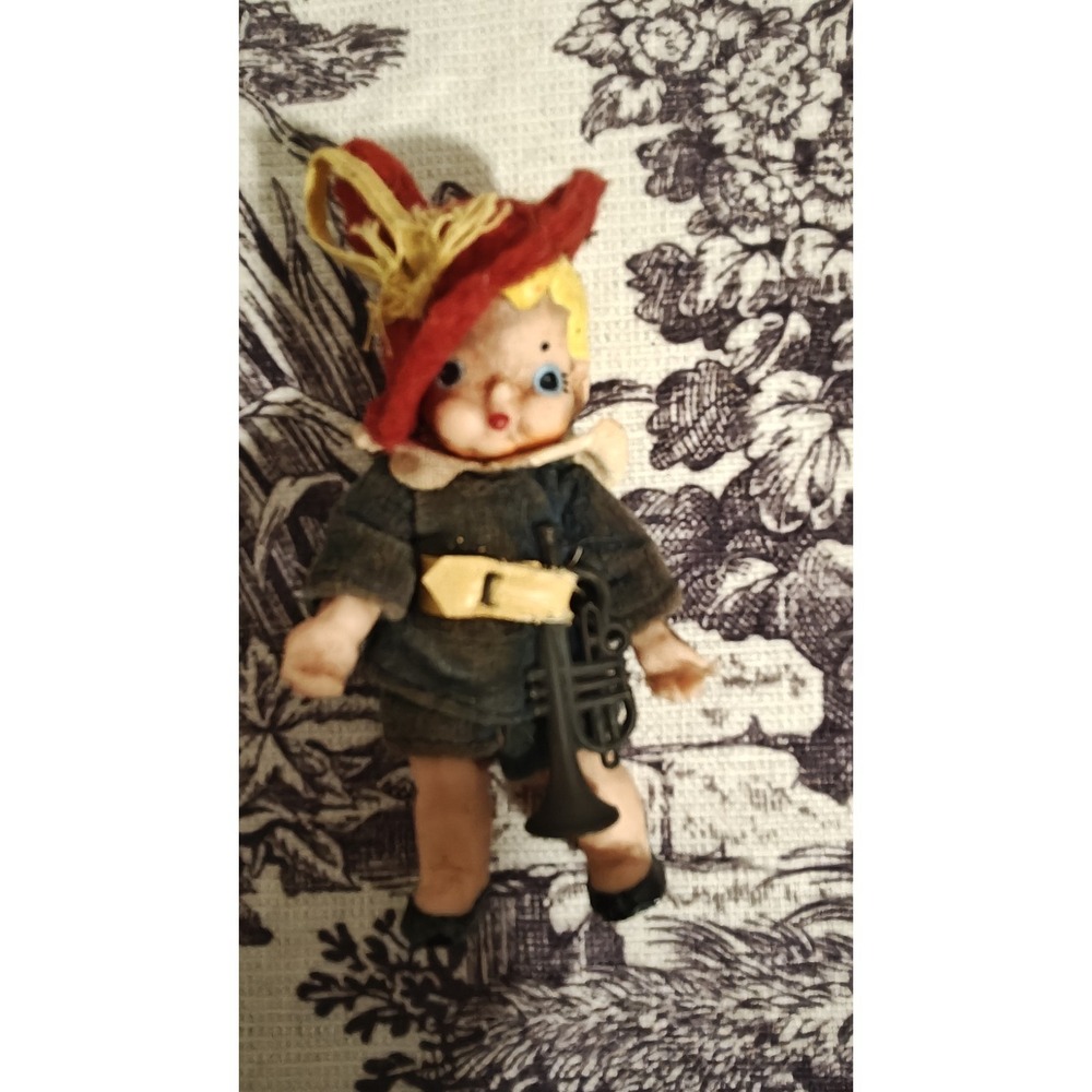Mini MCM Souvenir Doll Boy In felt Hat - Picture 5 of 8